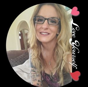 Meet your Posher, Karin